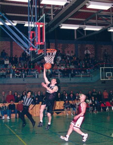 43 Playoff 96- Frühjahr 97 Martin beim Layup